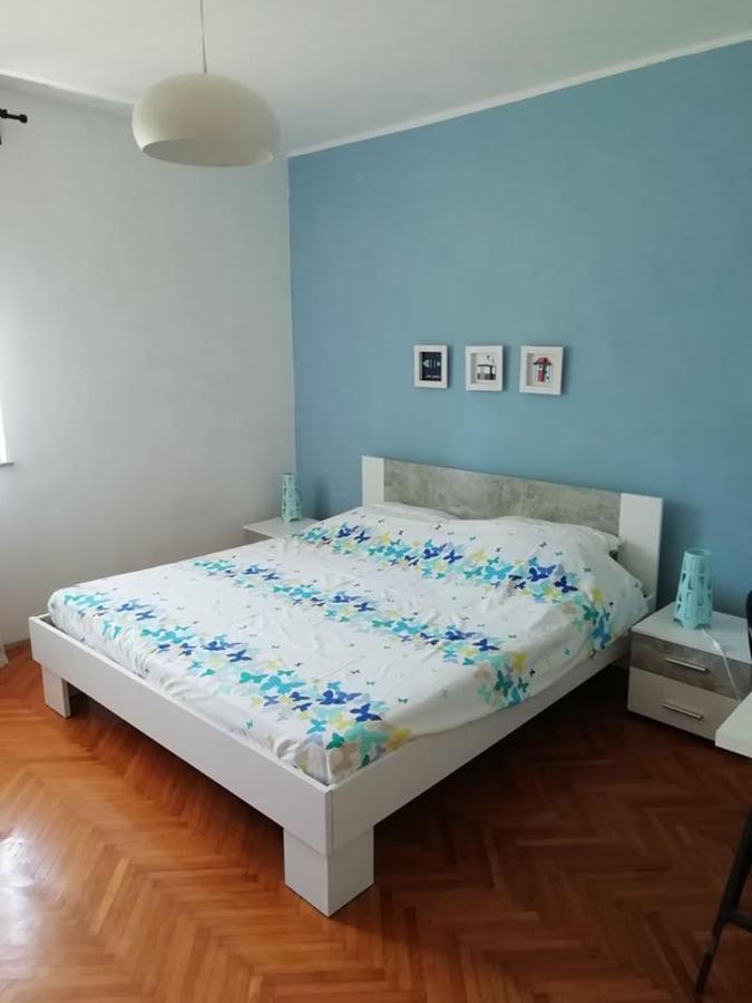 Mystra Apartment Pula Bagian luar foto